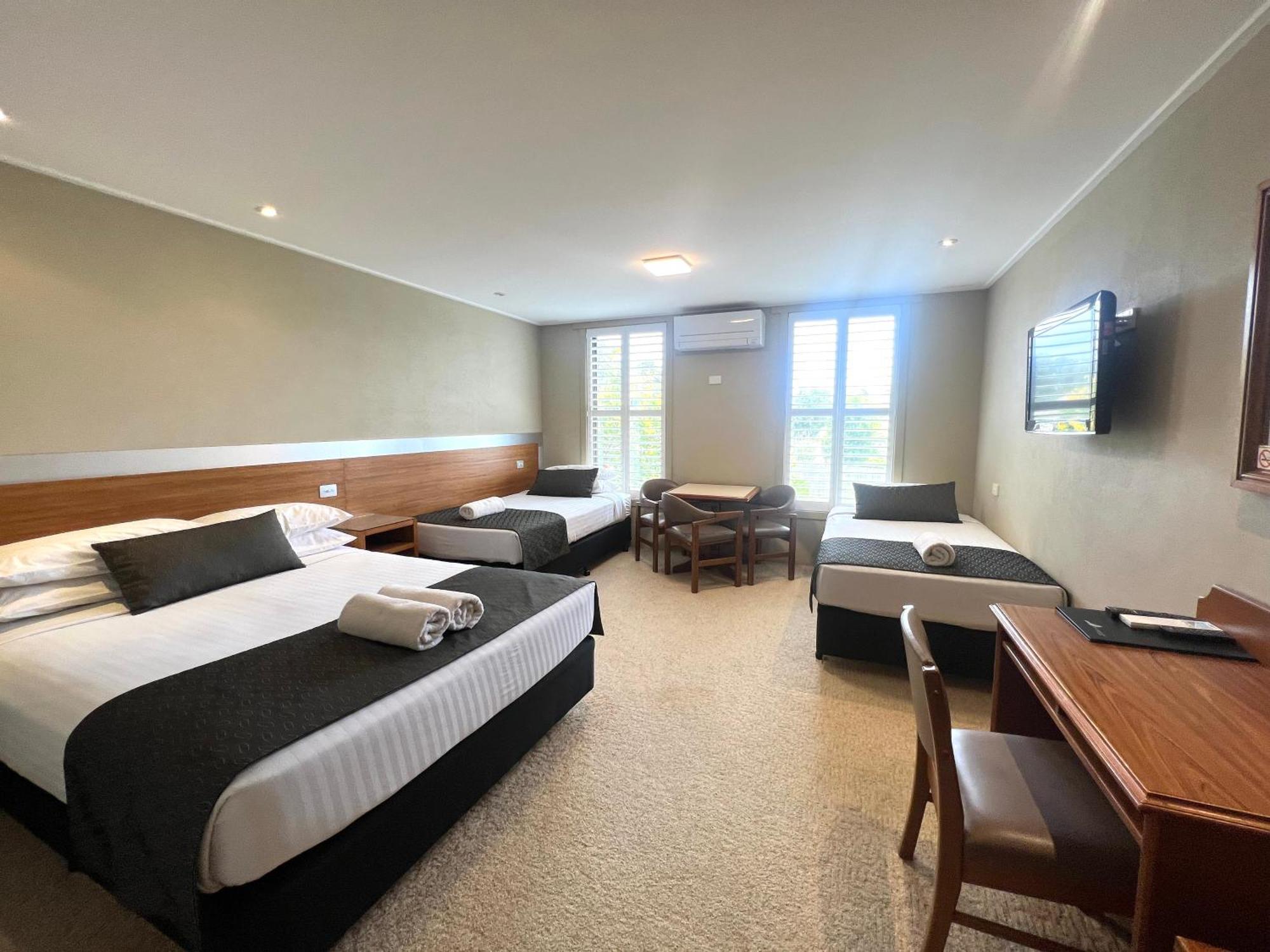 Seacombe House Motor Inn Port Fairy Exterior photo